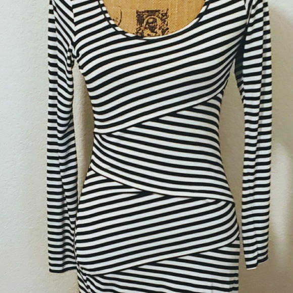 🔥SALE🔥Max Studio Body Con Dress - Picture 6 of 8